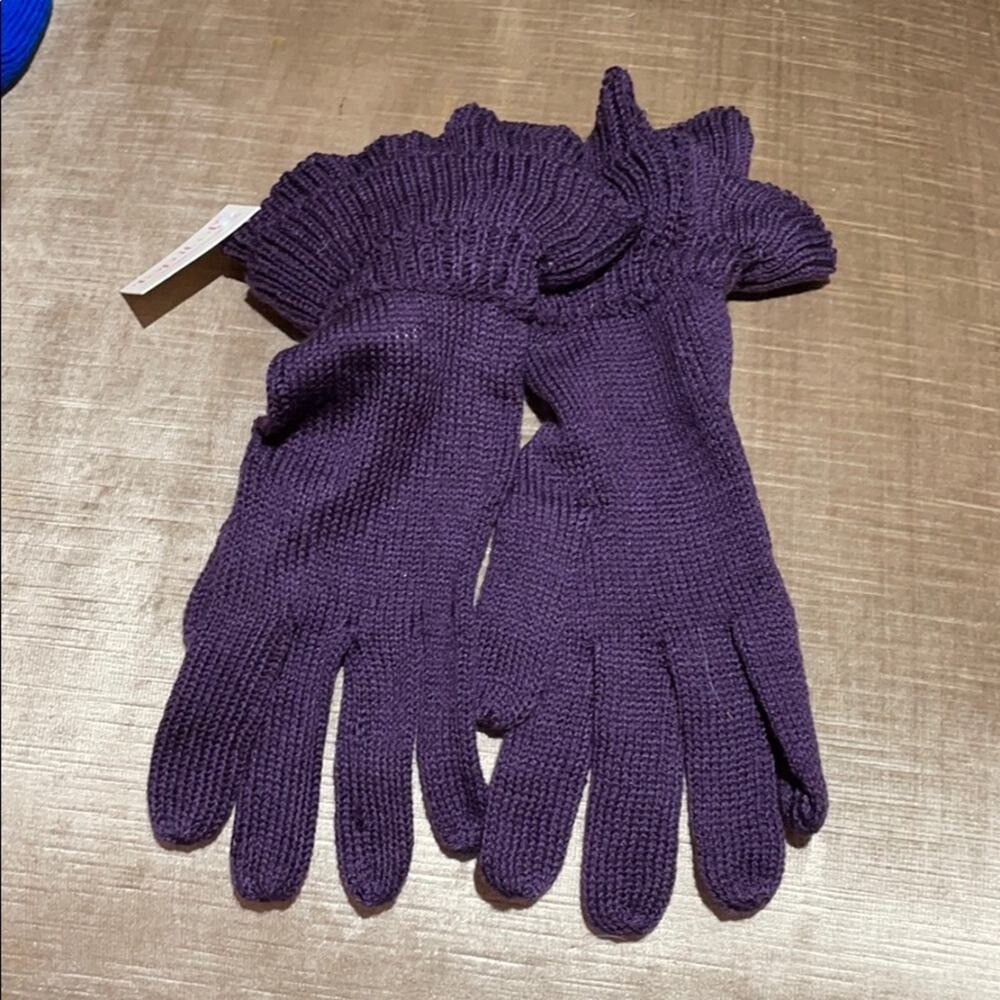 Top It Off purple knit ruffled cuff gloves NWT